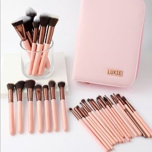 Luxie Rose Gold 30 pc brush set with case